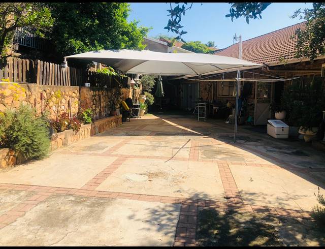 5 BEDROOM HOUSE FOR SALE IN PROTEA PARK